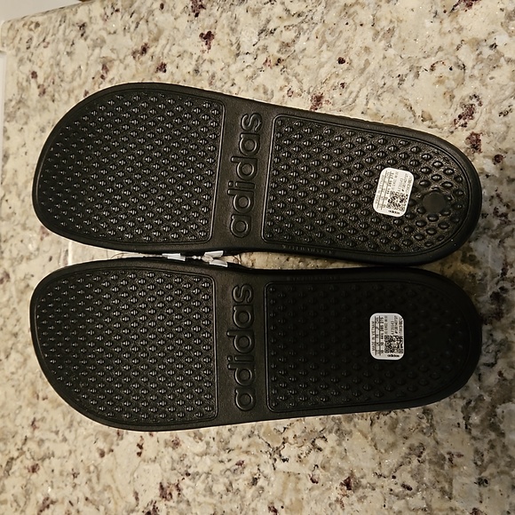 🔥🔥NEW ADIDAS SLIDES ADILETTE🔥🔥 - Picture 2 of 5